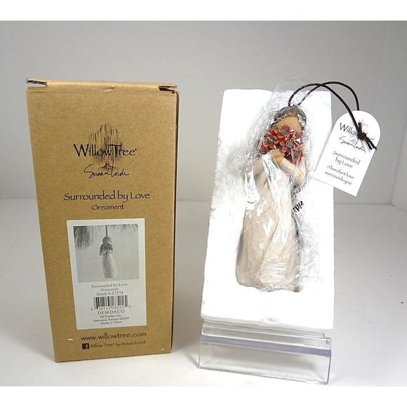 Willow Tree Surrounded by Love Ornament Figurine Susan Lordi Demdaco - Picture 2 of 4